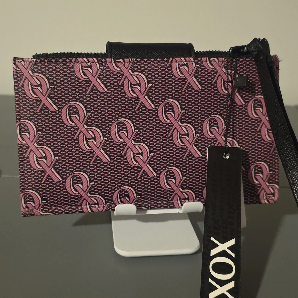 XOXO NWT Monogrammed Large Wristlet - Picture 6 of 9